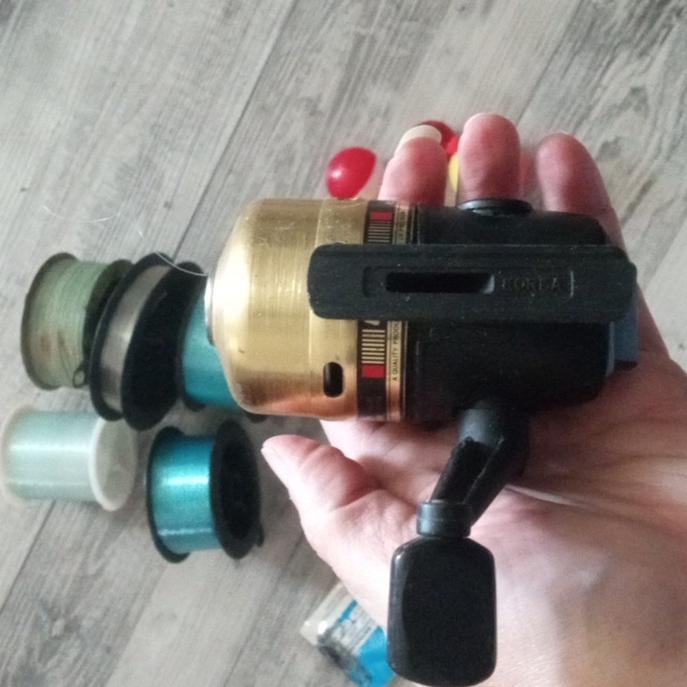 Fishing accessories bundle - Picture 8 of 11